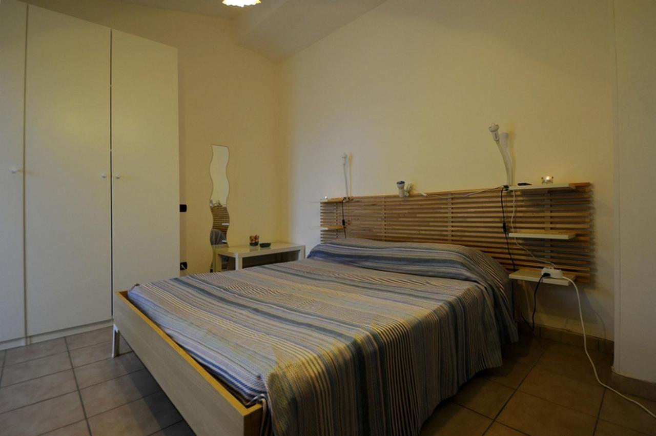 A La Vue: Shared Bath with AC near Fiera di Roma Hotel Fiumicino Exterior photo