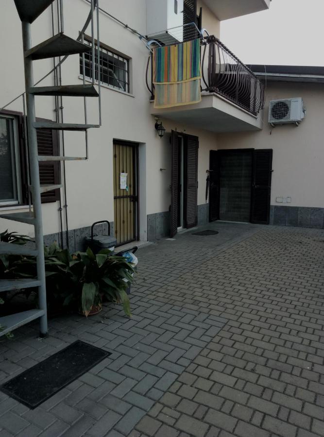 A La Vue: Shared Bath with AC near Fiera di Roma Hotel Fiumicino Exterior photo