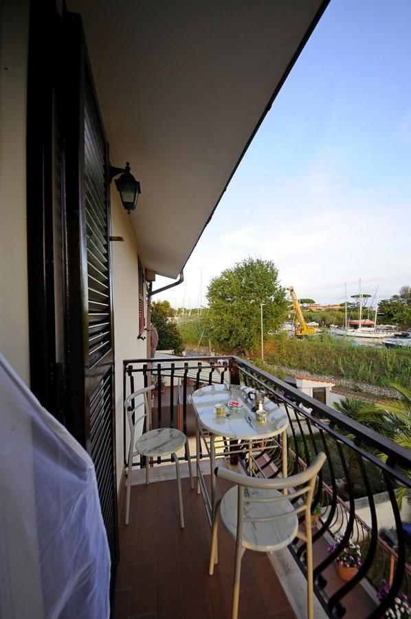 A La Vue: Shared Bath with AC near Fiera di Roma Hotel Fiumicino Exterior photo